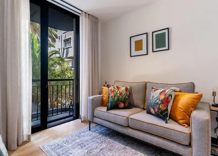 102 Marvol - Beautiful Modern Sea Point Studio With Parking