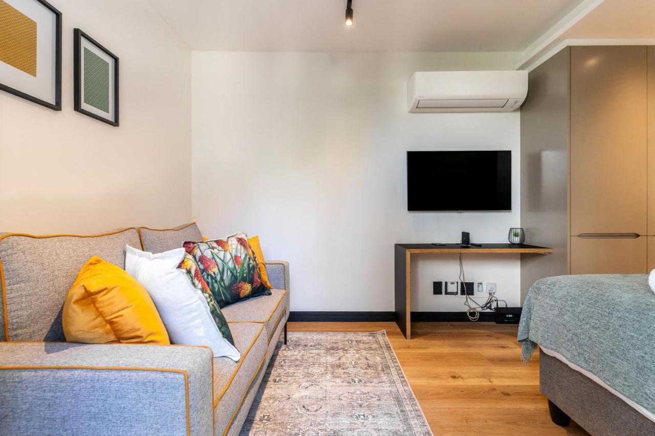 102 Marvol - Beautiful Modern Sea Point With Parking * Cape Town