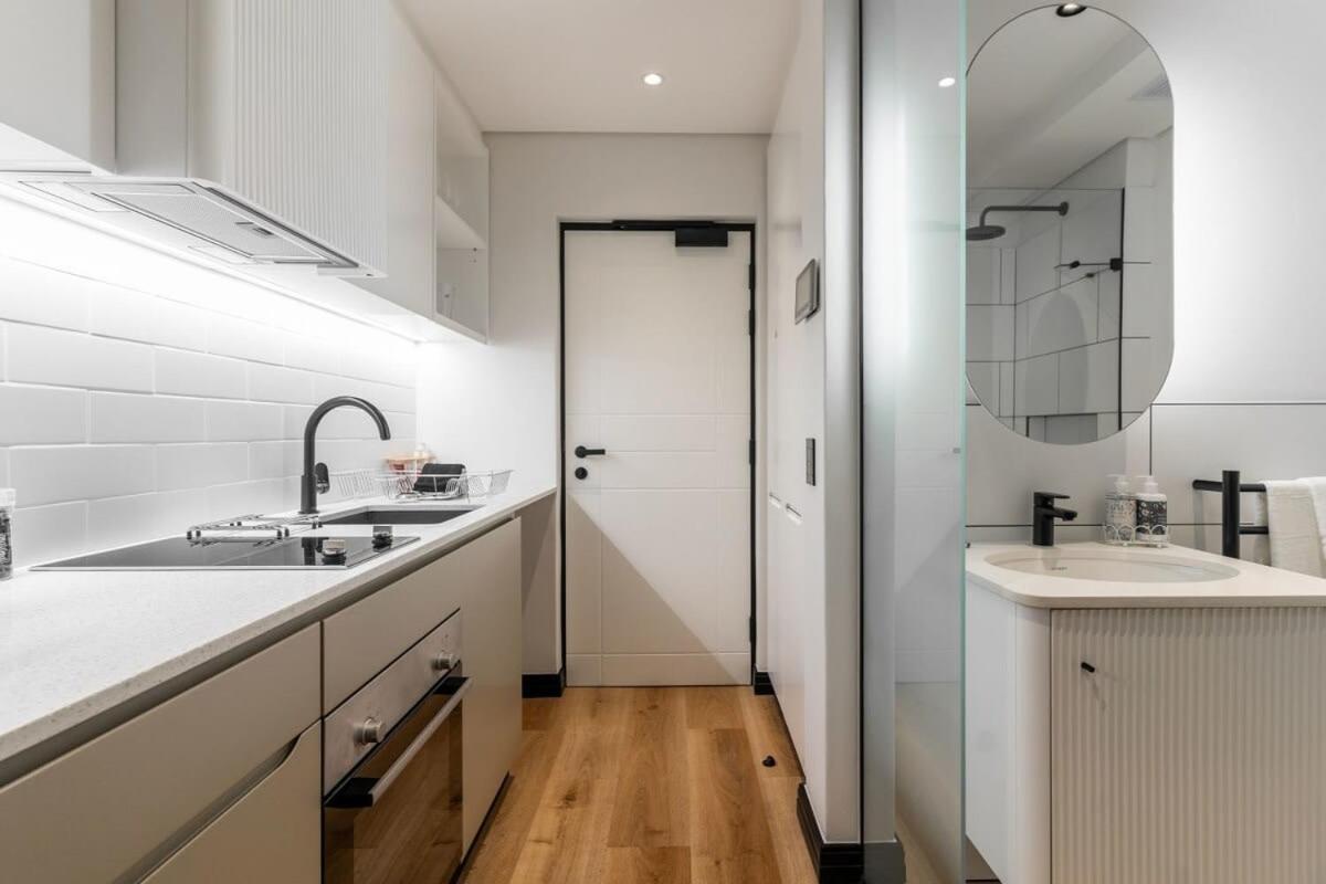 102 Marvol - Beautiful Modern Sea Point With Parking * Cape Town