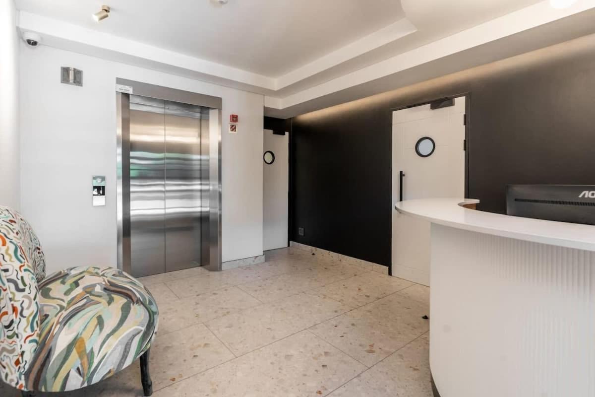 102 Marvol - Beautiful Modern Sea Point With Parking Apartment *